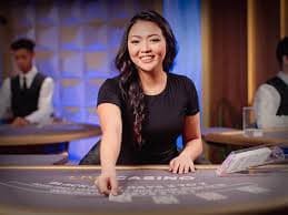 Layar permainan bingo wkwk777 dengan kartu bingo interaktif dan angka yang ditarik